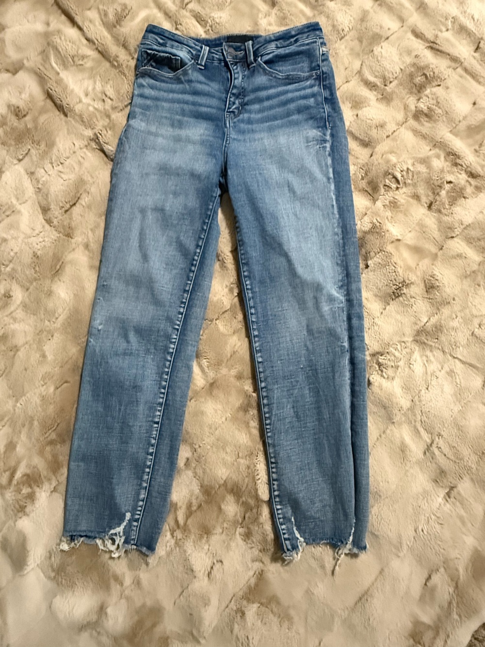 Buckle Women's Light Blue Cropped Ankle Jeans